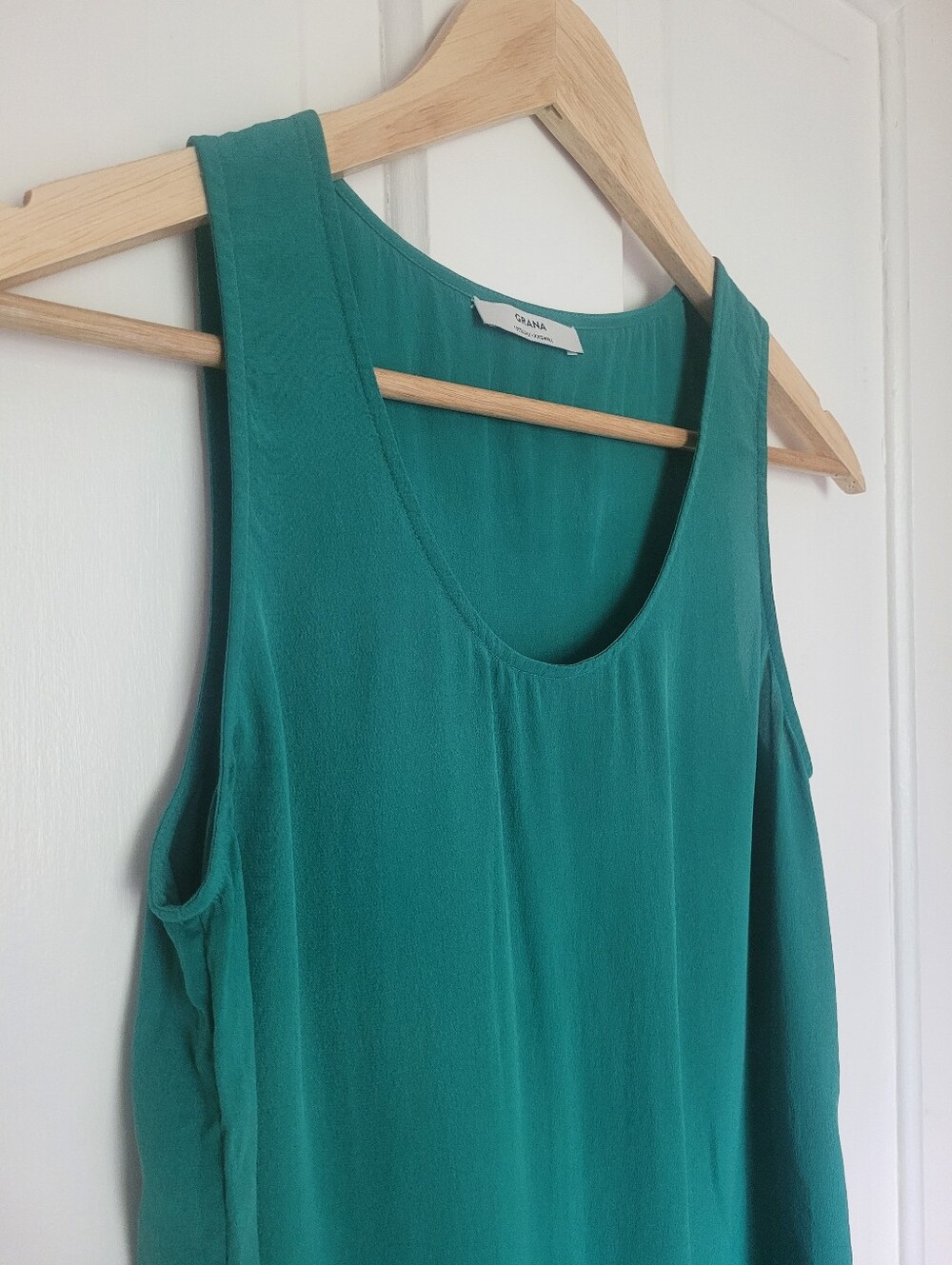 100% Silk Grana Teal Scoop Neck Tank Top, Size XS